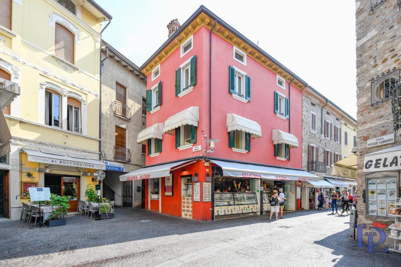 Desenzanoloft Official Partner Marriott Homes & Villas - Queen Of Sirmione Castle View Екстериор снимка